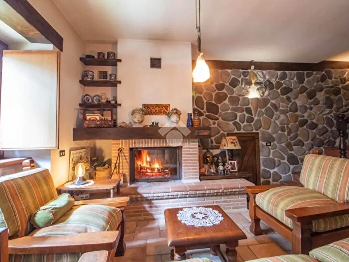 Casa con 6 locali in vendita in Strada Statale per lAquila Km, Antrodoco