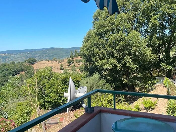 Appartamento trilocale in vendita in Via degli Albizi, Rufina