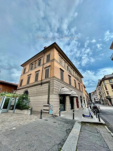 Appartamento con 9 locali in vendita in Via Don Luigi Palazzolo, Bergamo