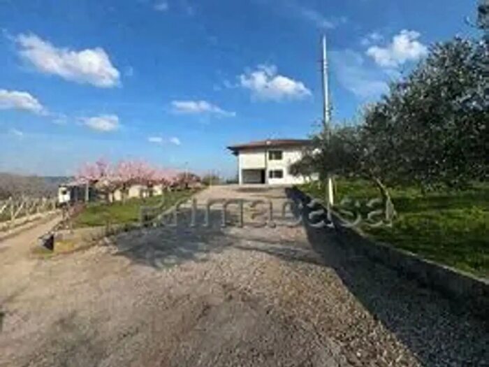 Casa quadrilocale in vendita in Via, Soave