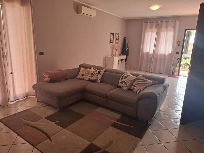 Casa con 8 locali in vendita in Via Trapani, Motta SantAnastasia