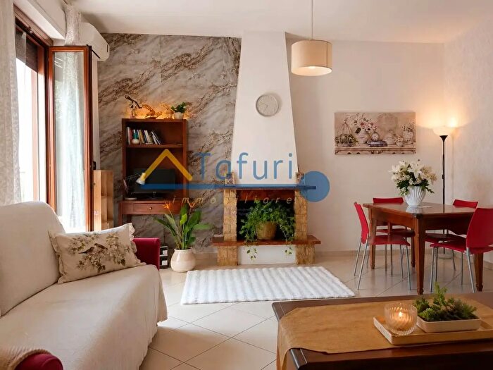 Appartamento trilocale in vendita in Via Calcedonio Giordano, Agropoli