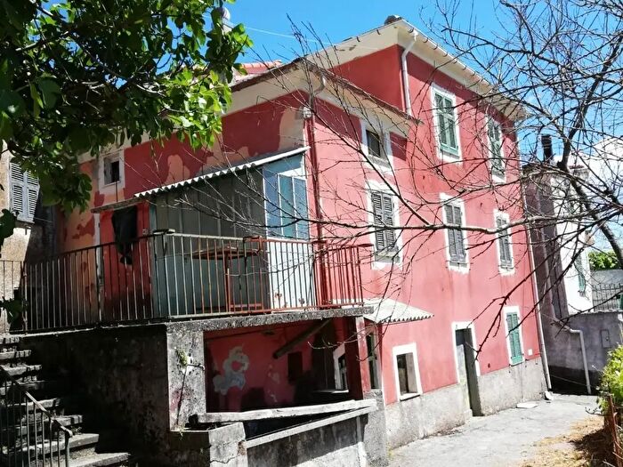 Casa con 9 locali in vendita in Località Ghiggeri, Varese Ligure