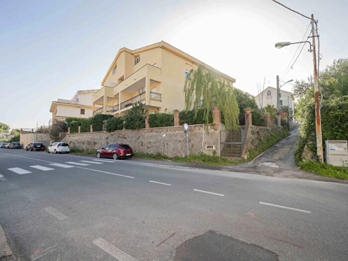 Appartamento trilocale in vendita in Contrada Malapezza, Messina
