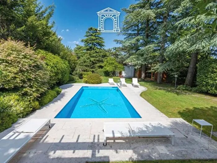 Casa con 6 locali in vendita in Trieste