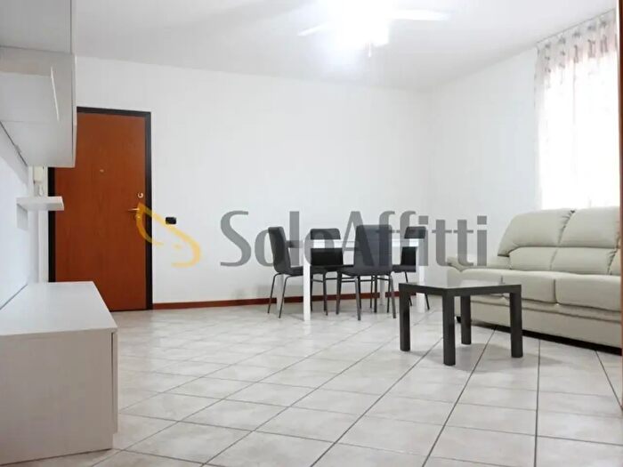 Appartamento trilocale in affitto in Via Montello, BovisioMasciago