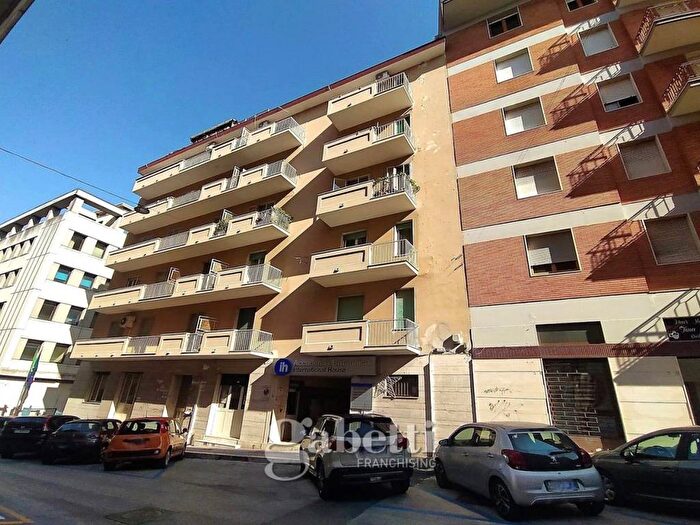 Appartamento quadrilocale in affitto in Via Zurlo, Centro, Campobasso