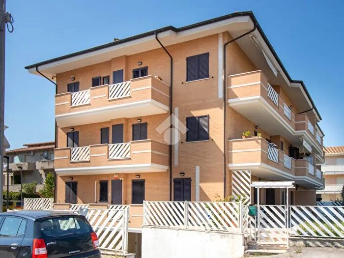 Appartamento trilocale in vendita in Via Francesco Egidi, Fermo