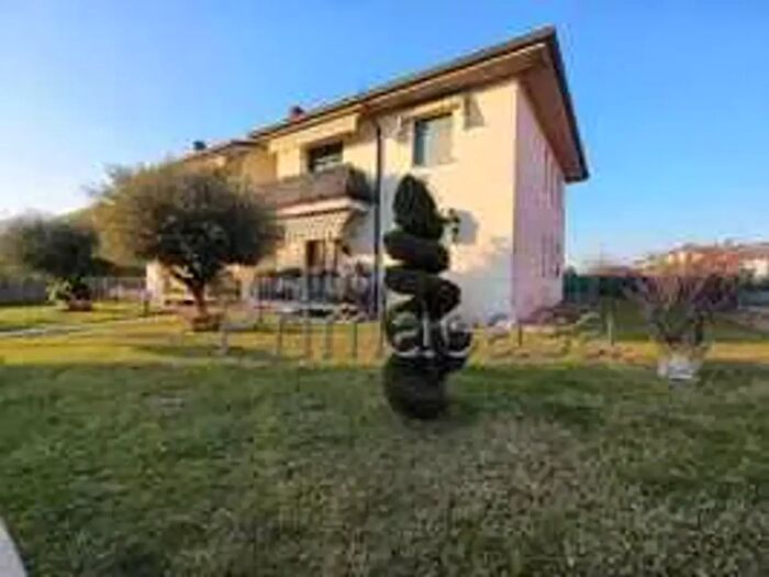 Appartamento con 5 locali in vendita in Via Masaglie E, Sanguinetto