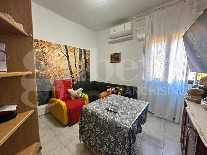 Appartamento trilocale in vendita in Via Mitelli, Bologna