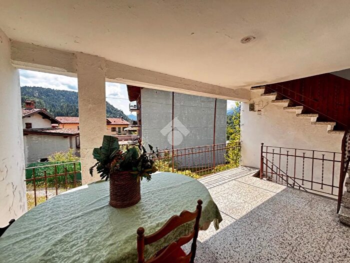 Appartamento quadrilocale in vendita in Via Andrea Fantoni, Onore