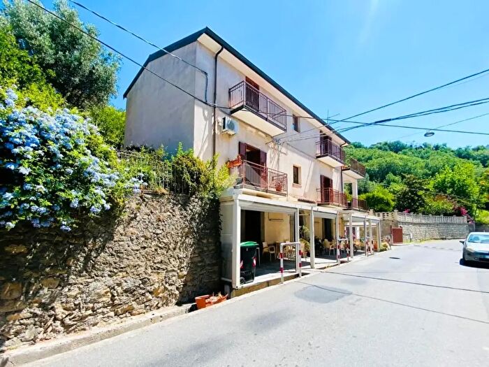 Casa con 6 locali in vendita in Via S Croce, Fuscaldo