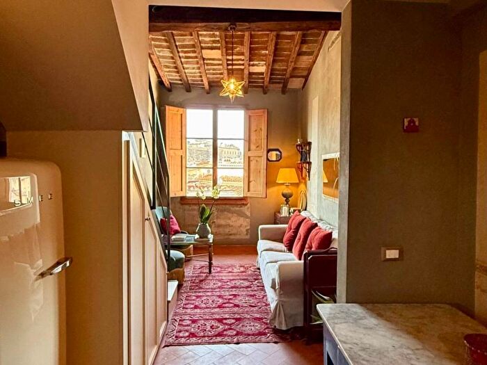 Appartamento trilocale in affitto in Borgo San Iacopo, Ponte Vecchio Pitti, Firenze