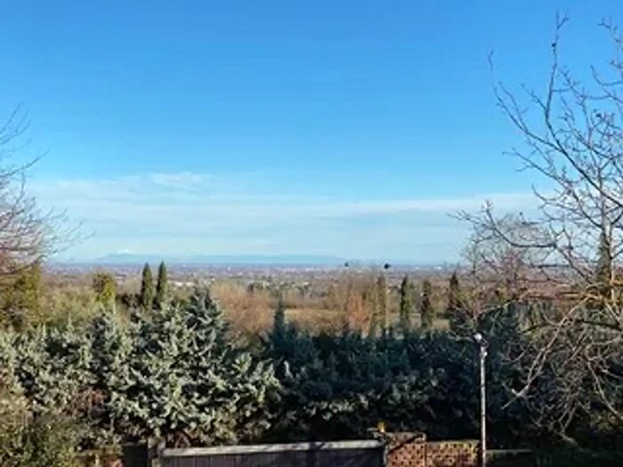 Casa con 8 locali in vendita in Sala Baganza