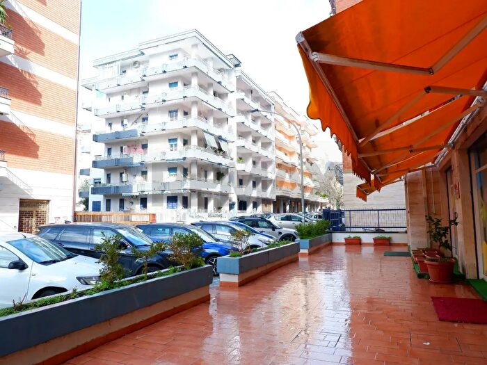 Appartamento con 5 locali in vendita in Via De Franciscis, Caserta