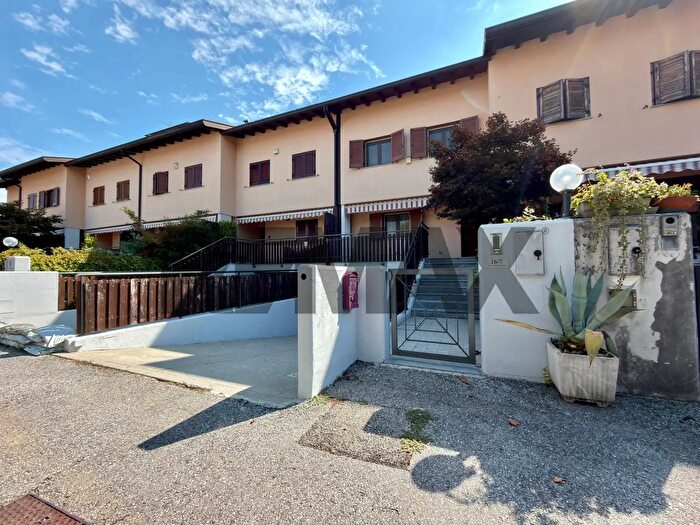 Casa con 5 locali in vendita in Reana del Rojale