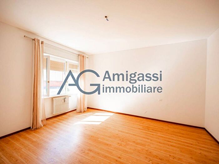 Appartamento trilocale in affitto in Via Santa Lucia, San Paolo, Bergamo