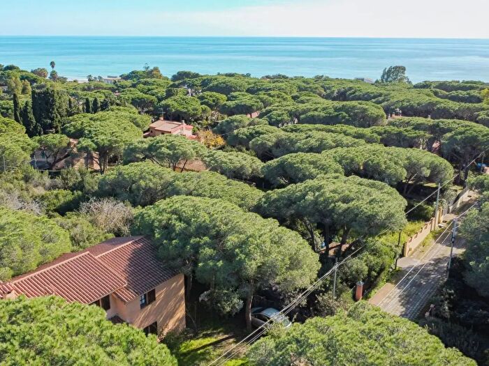 Appartamento trilocale in vendita in Comunione Viale delle Sirene, Pula