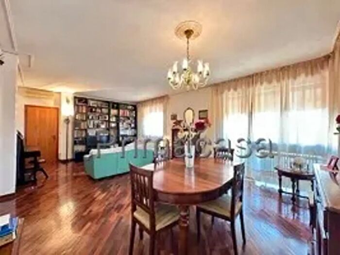 Appartamento con 5 locali in vendita in Via Verdi Via Verdi, Venezia