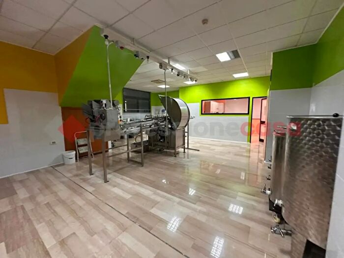 Appartamento con 5 locali in vendita in Via Cavour, Avezzano