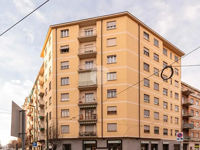 Appartamento trilocale in vendita in Via Bibiana, Torino