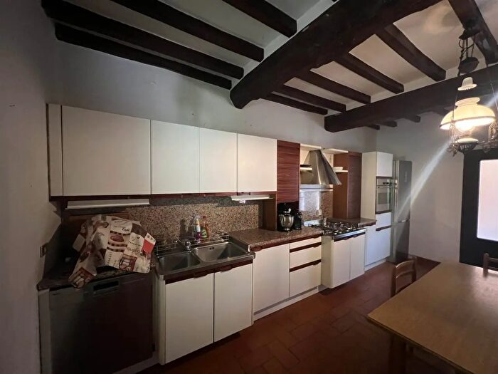 Casa con 5 locali in affitto in Via Punte, Curtatone