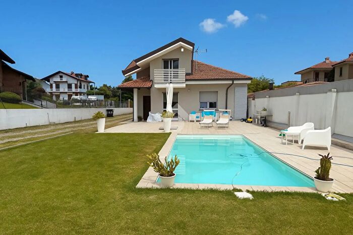 Casa quadrilocale in vendita in Via Genolino, Giaveno