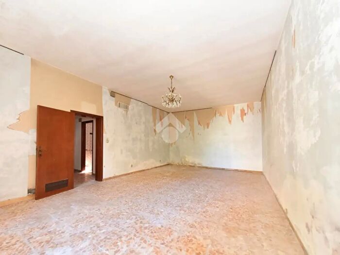 Appartamento trilocale in vendita in Via Aosta, Cagliari