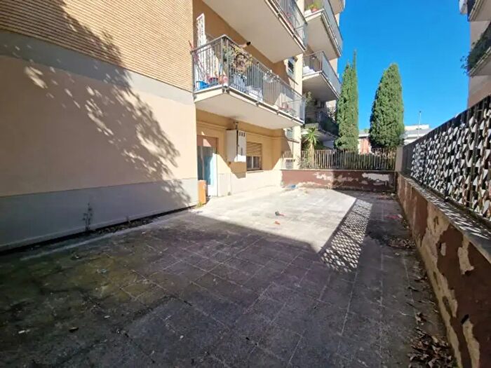 Appartamento trilocale in vendita in Via Augusto Tebaldi, Roma
