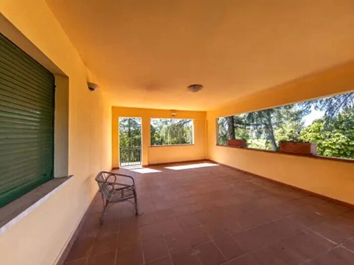 Casa con 6 locali in vendita in Via Dante Alighieri, Pescia