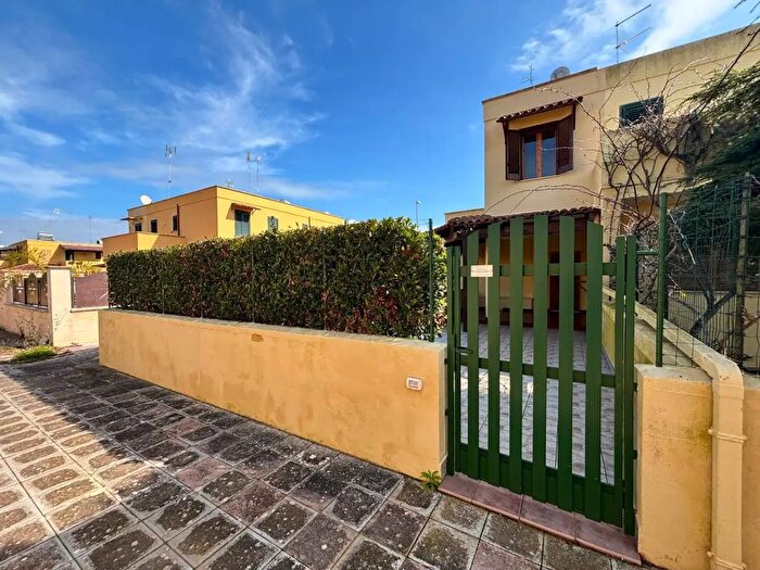 Casa quadrilocale in vendita in Viale delle Stelle, Melendugno