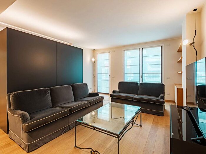 Appartamento trilocale in affitto in Via dei Gracchi, Frua, Milano