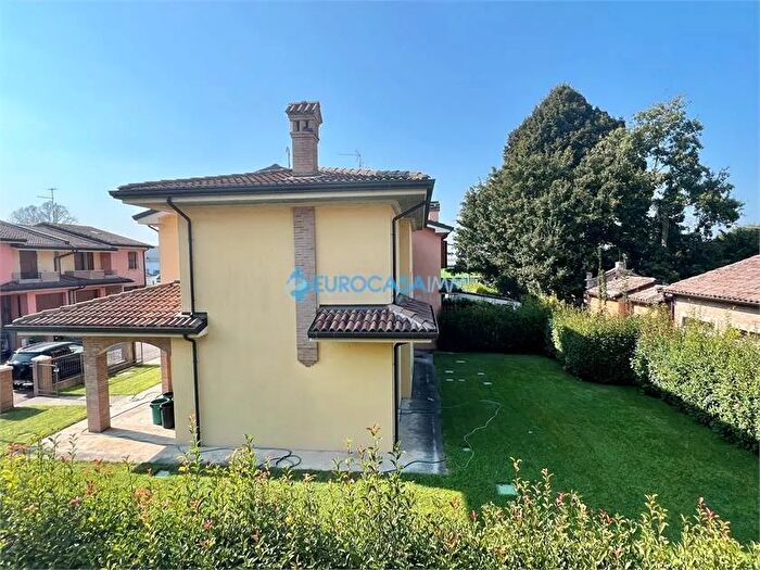 Casa con 5 locali in vendita in Via I Maggio San Possidonio Mo, San Possidonio