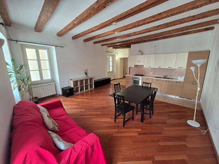 Appartamento bilocale in affitto in Piazza di Cavana, Città Vecchia, Trieste