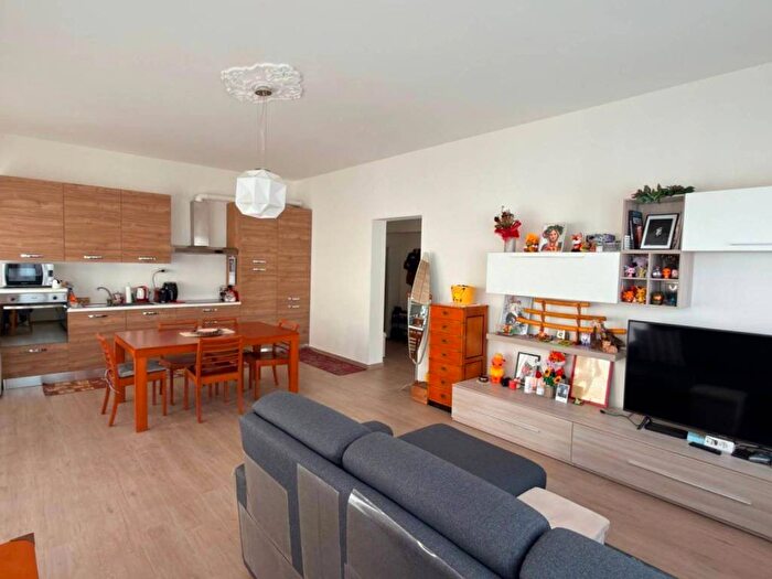 Appartamento bilocale in affitto in Via Amerigo Vespucci, Flora, Legnano