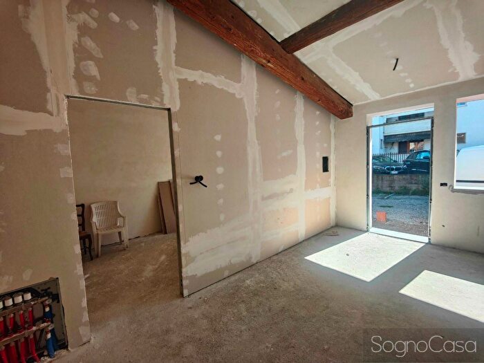 Appartamento bilocale in vendita in Via Massa, Firenze