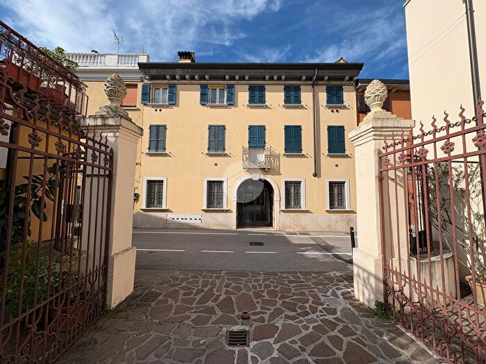 Appartamento bilocale in vendita in Via Vittorio Veneto, Desenzano Del Garda