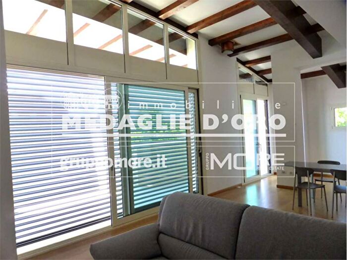 Casa con 6 locali in affitto in Via Ponchielli, San Lazzaro, Modena