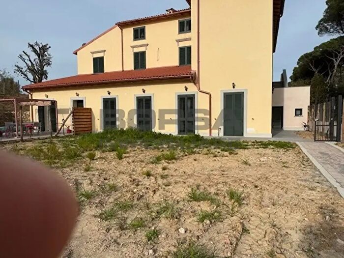 Appartamento con 5 locali in vendita in Via delle Sorgenti, Livorno