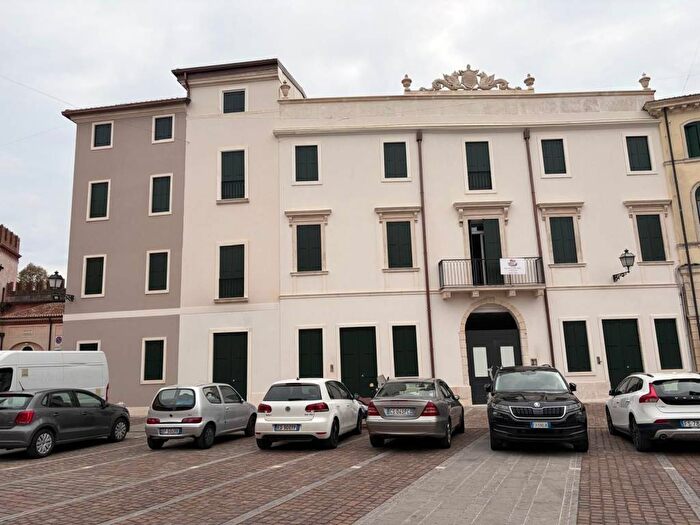 Appartamento trilocale in affitto in Piazza Duomo, Centro, Cologna Veneta
