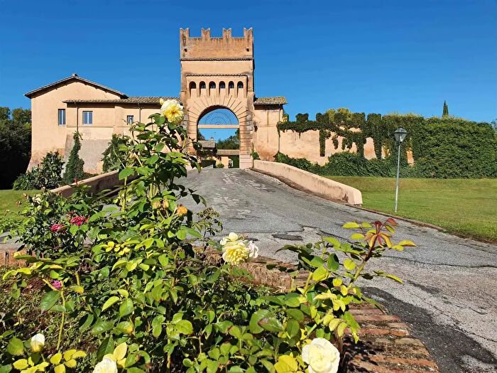 Appartamento con 10 locali in vendita in Viale del Castello, Capena