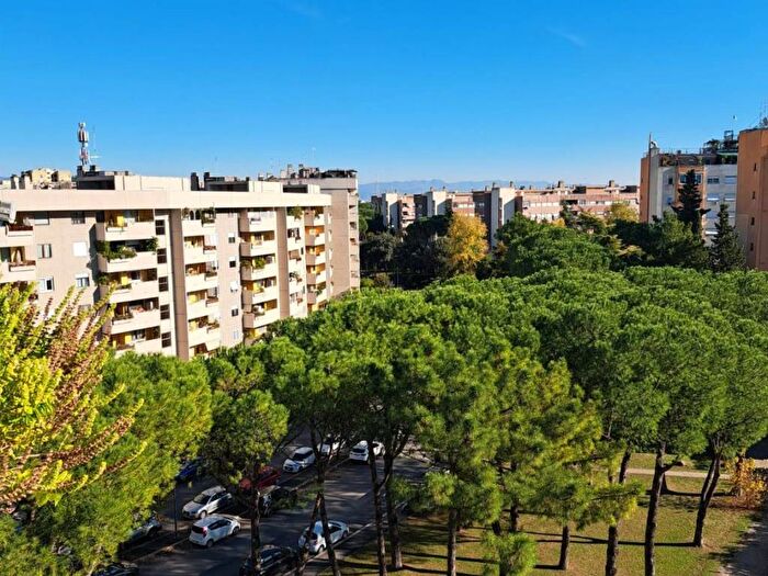 Appartamento con 5 locali in affitto in Via Edoardo Garbin, Serpentara, Roma