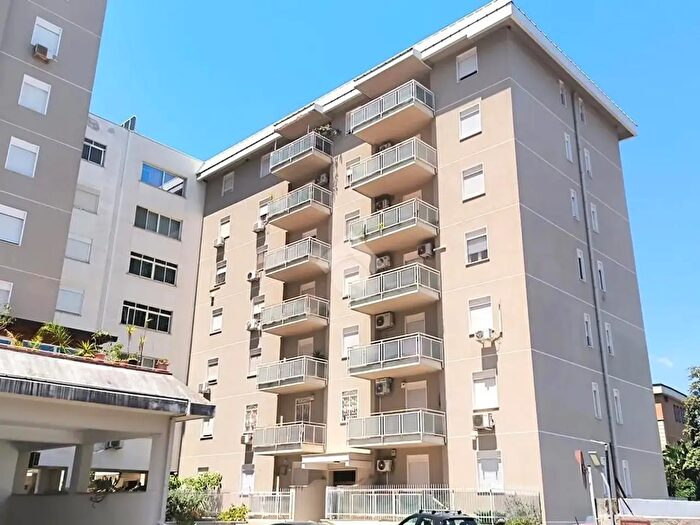 Appartamento quadrilocale in vendita in Largo Garufi Francesco, Palermo