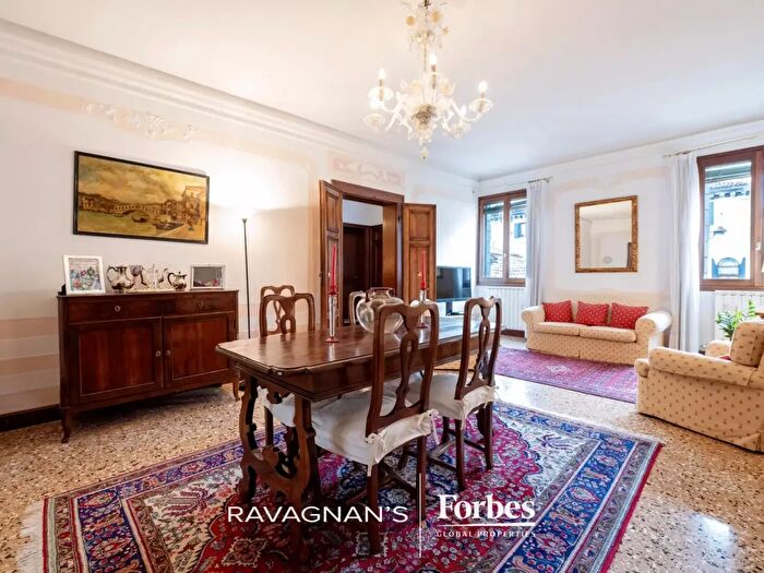 Appartamento con 9 locali in vendita in Venezia