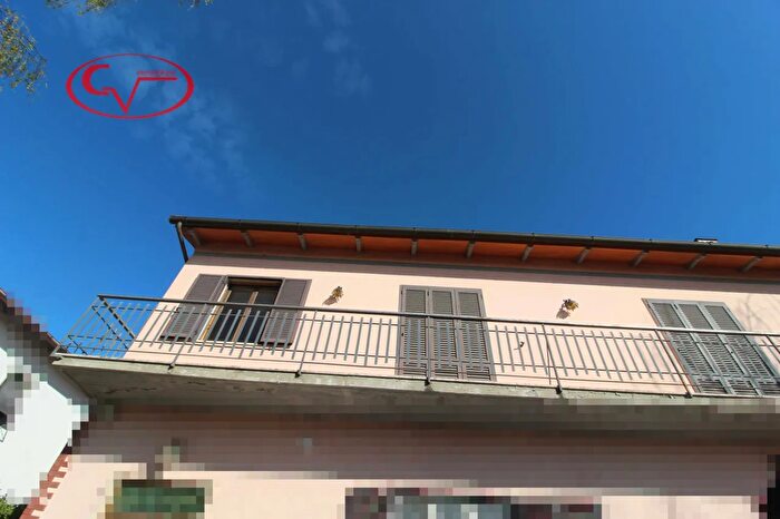 Casa con 5 locali in vendita in Loro Ciuffenna