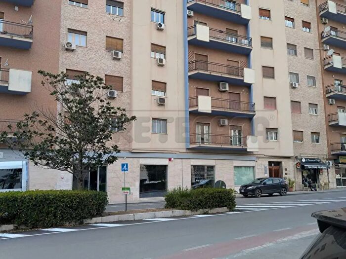 Appartamento con 6 locali in vendita in Via Libertà, Caltanissetta