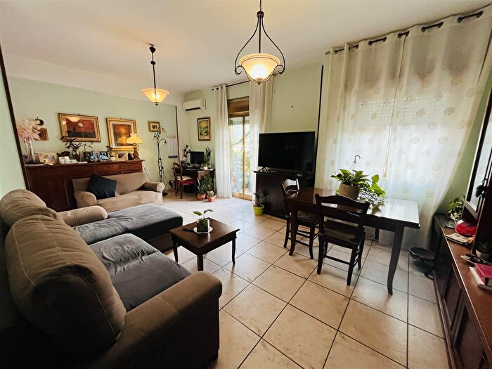 Appartamento quadrilocale in vendita in Via Vito Fazio Allmayer, Palermo