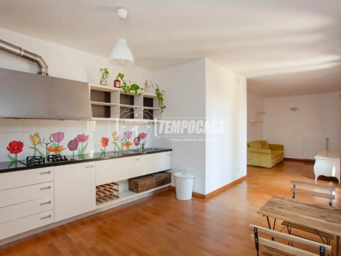 Appartamento trilocale in vendita in Via Aleardo Aleardi, Milano