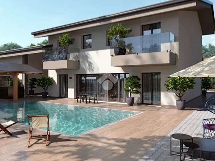 Casa con 6 locali in vendita in Via San Giovanni Bosco, San Francesco Al Campo