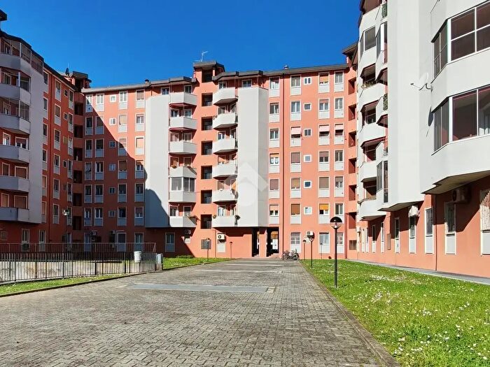 Appartamento trilocale in vendita in Via Resistenza, Opera